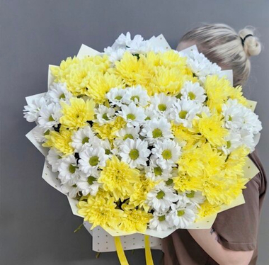 Букет из 17 кустовых хризантем