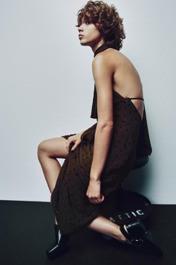 ZARA ДЛИННОЕ ПЛАТЬЕ В ГОРОШЕК С ПЛАТКОМ, КОРИЧНЕВЫЙ