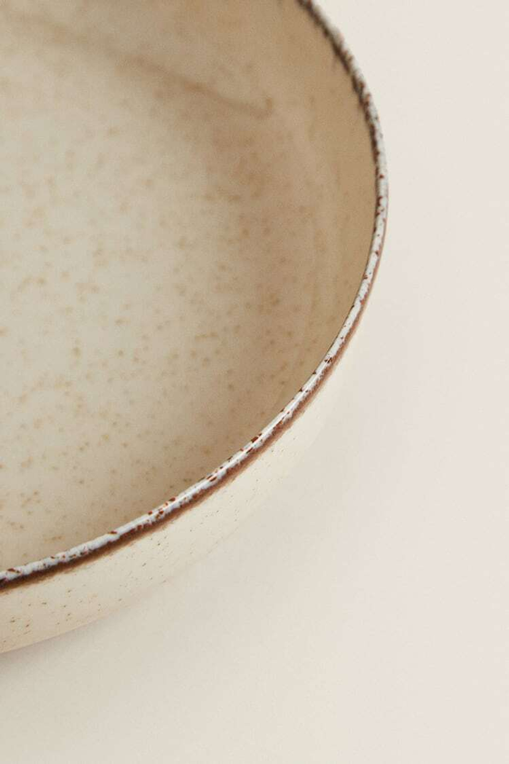 ZARA HOME ФАРФОРОВАЯ СУПОВАЯ ТАРЕЛКА С ОБОДКОМ ПОД СТАРИНУ, СВЕТЛО-БЕЖЕВЫЙ