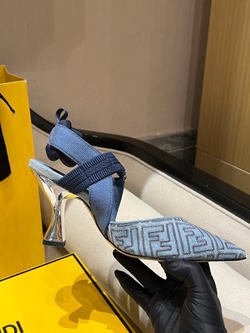 Fendi Colibri Pumps