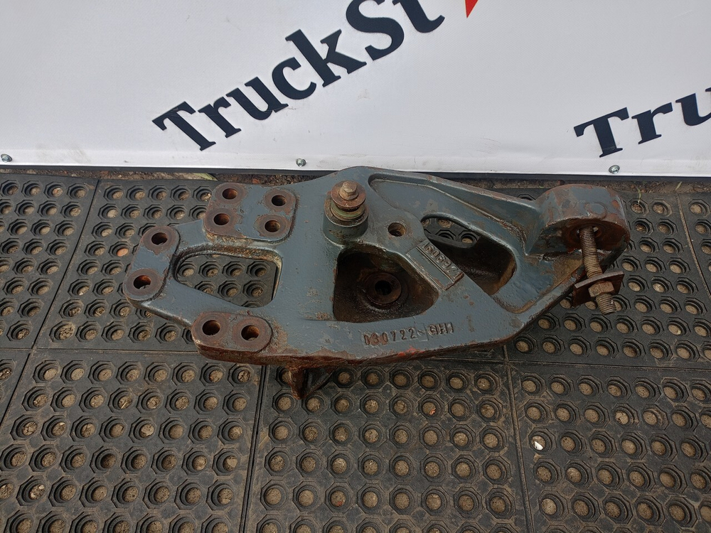 Кронштейн рессоры передней правый