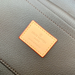 Louis Vuitton Locker Dopp Kit