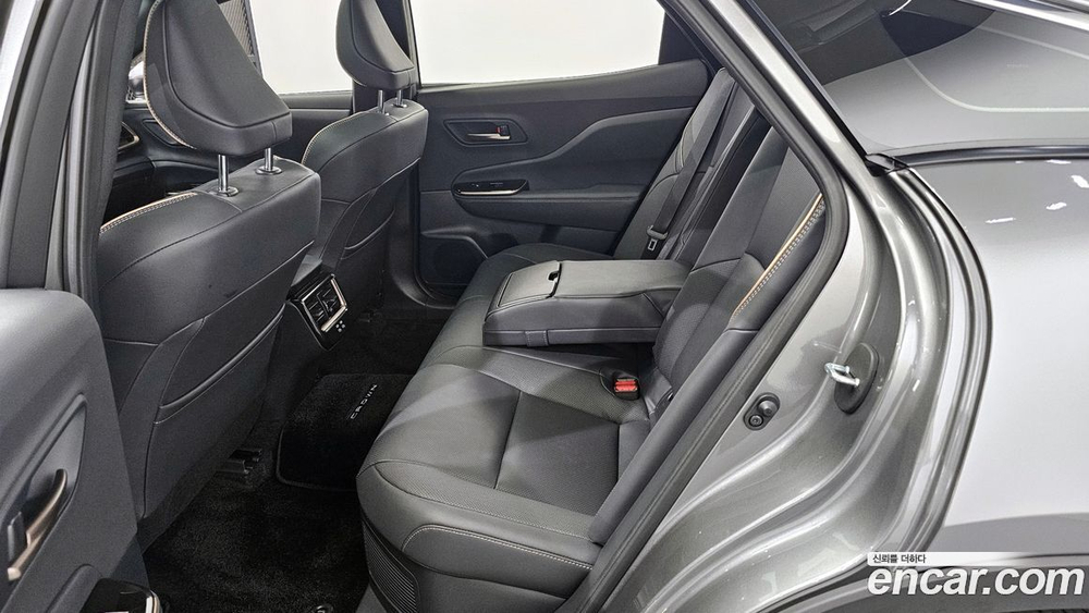 Toyota Crown Crossover 2.5 4WD Hybrid (11.2023)