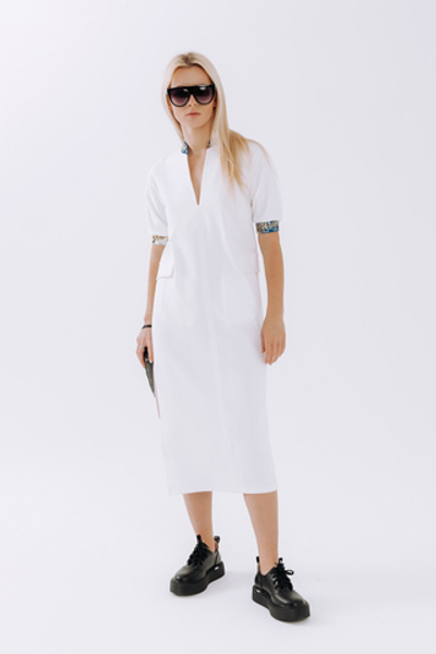 Платье белое из джерси с коротким рукавом