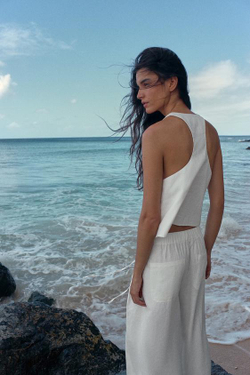 ZARA ШИРОКИЕ БРЮКИ С ЗАЩИПАМИ, ЖЕЛТОВАТО-БЕЛЫЙ