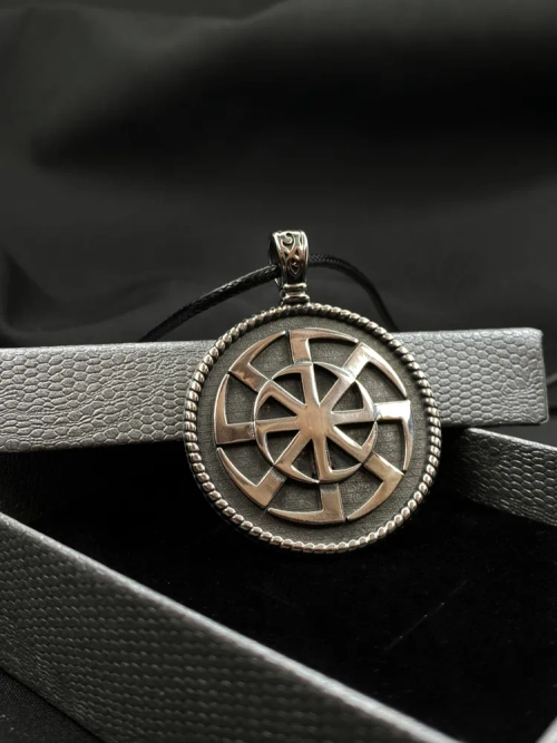 Славянская подвеска оберег Коловрат магический амулет из стали