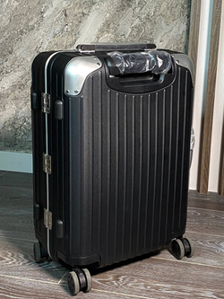 Чемодан Rimowa