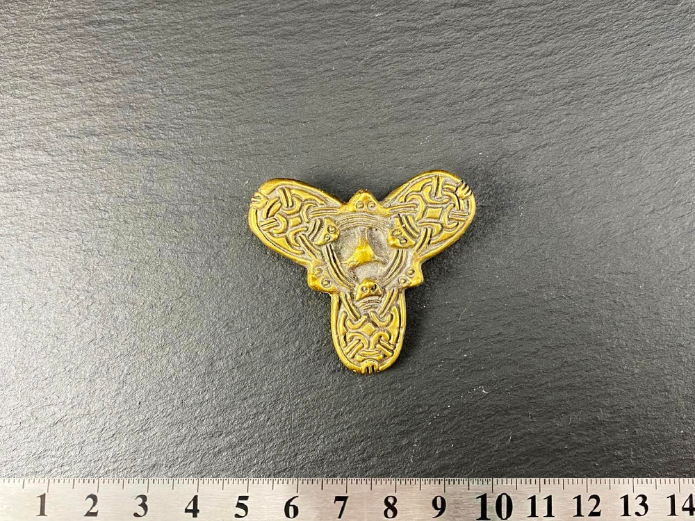 Фибула. Скандинавия 10 в. (трилистник)