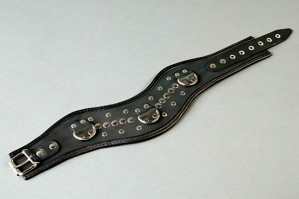 Ошейник фигурный окантованный из натуральной кожи черный (Цвет: черный)