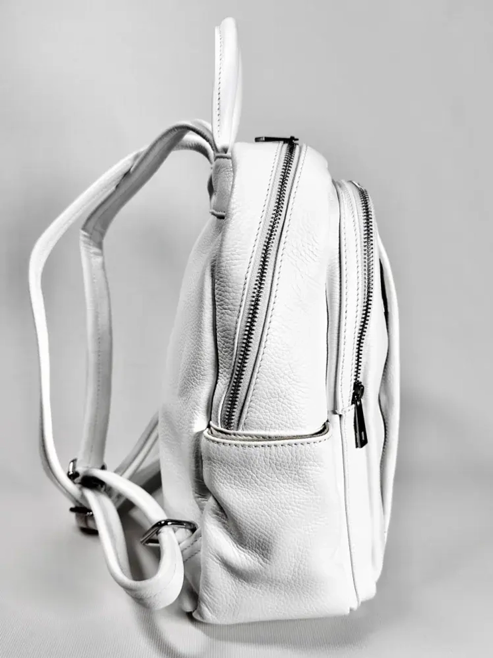 Женский городской рюкзак из натуральной кожи белого цвета