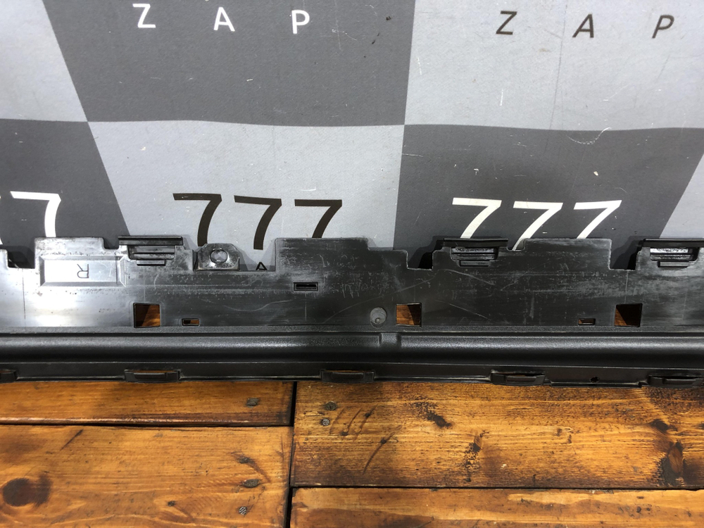 Накладка порога правого Toyota Land Cruiser 200  Б/У Оригинал 5170160120