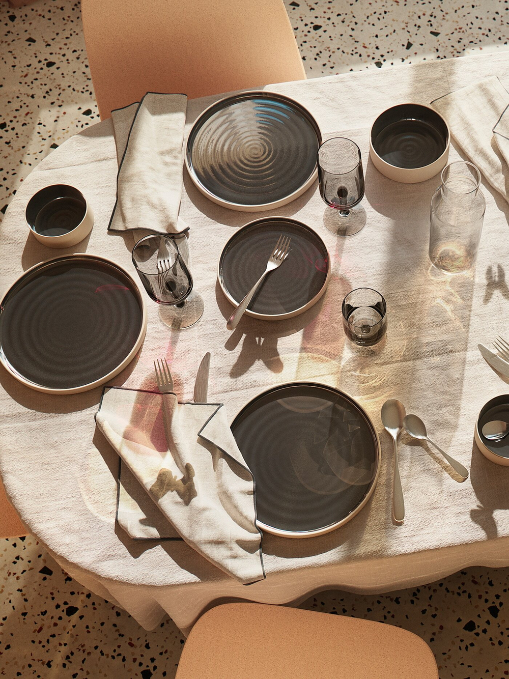 IKEA OMBONAD  (ИКЕА ОМБОНАД)  -  Миска, темно-серый, 15 см