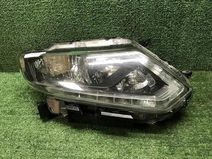 Фара правая Nissan X-Trail T32 (2013-2019) галоген