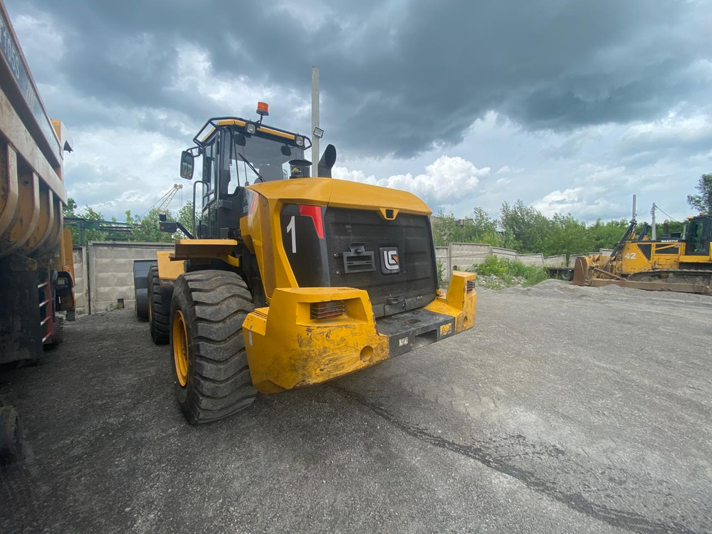 LiuGong CLG 855 Фронтальный погрузчик CLG855H (Дизельный, 9,3 л, 220 л.с., АТ)