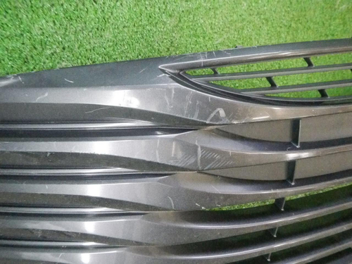 Решетка переднего бампера Toyota Camry xv70 17-21