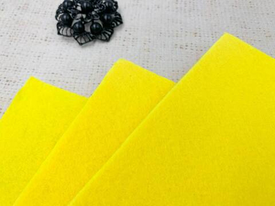 Фетр жесткий, 137,1 гр/м2, р. 20х30см толщина 1 мм, А4, жёлтый