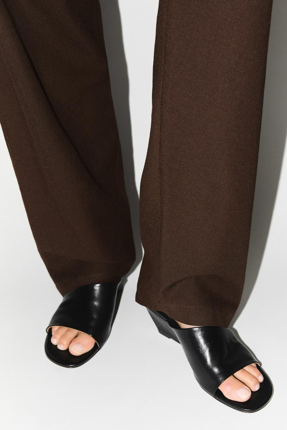 Massimo Dutti Свободные брюки со складками, коричневый