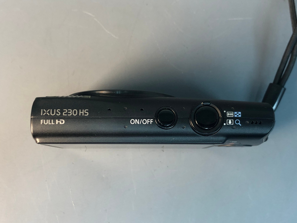 Canon IXUS 230 HS