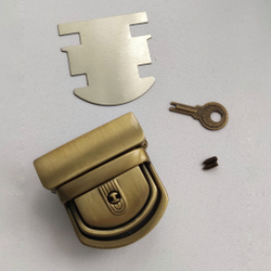 Замок-защелка портфельный на винтах 48*50 Антик