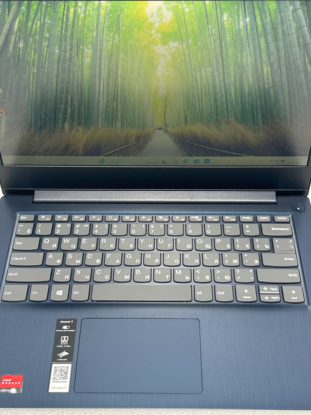 Ноутбук Lenovo IdeaPad 3-14ADA05 (81W000KQRU) 14"/AMD Athlon Silver 3050U /RAM 4GB/SSD 256GB/Radeon Graphics/1920x1080/TN/Windows 11/Подсветка кл-ры: Нет/Синий. Состояние: Уценка/небольшой след. на матрице от клавиатуры