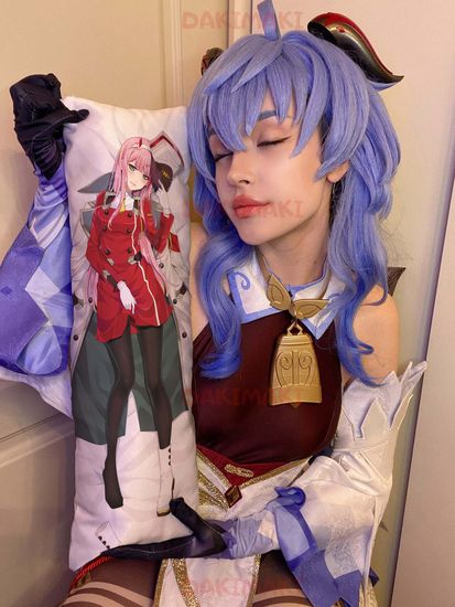 Мини дакимакура Зеро Ту 002 из Милый во Франкcе арт. M0577, 60х20 см