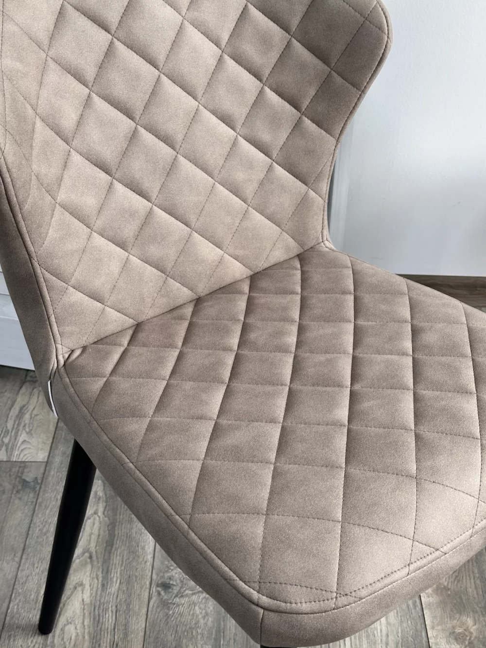 Стул МОНРО, цвет CYPRUS-03 ЛАТТЕ, искусственная замша / черный каркас М-City