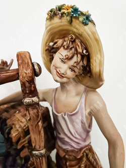 [Galli Tiziano Capodimonte] Урожай / Vendemmia. Фарфор, глазурь, роспись. Италия. 1950-е