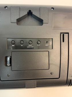 Настенно-настольные электронные часы Seiko QHL058K