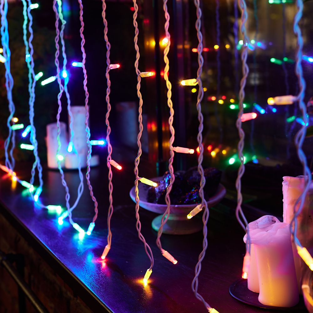 ULD-C2030-240-TWK MULTI IP67 Занавес светодиодный с эффектом мерцания. 3х2м. Соединяемый. 240 светодиодов. Разноцветный свет. Провод белый. TM Uniel.