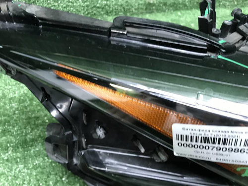 Битая Фара правая Lexus ES 7 (2018-2021) LED