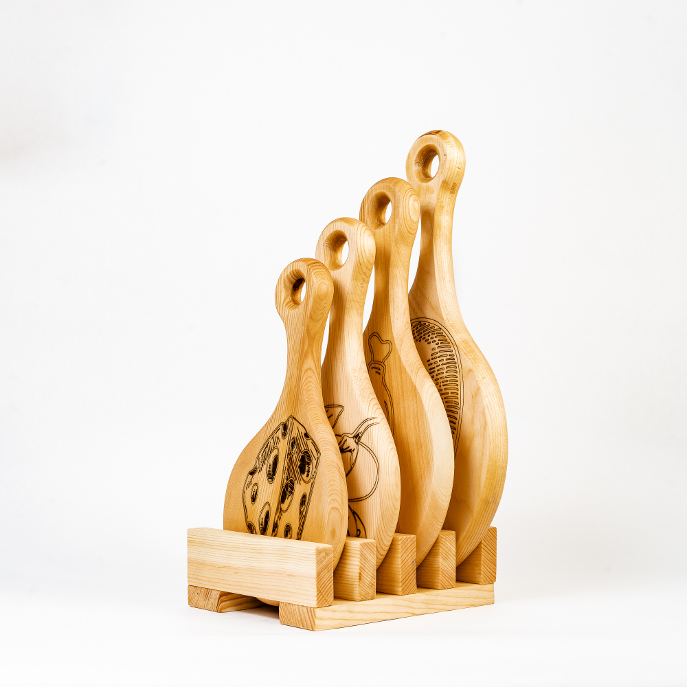 Деревянные разделочные доски 4 шт. из сибирского кедра на подставке RDN1