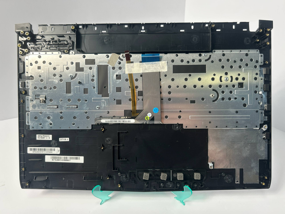 Верхняя панель с клавиатурой (топкейс) для ноутбука MSI GL62M 7 (957-16J99E-C14)