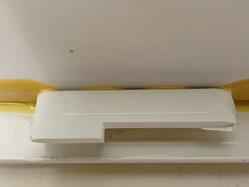 EWUC4105 кт43 Верхняя крышка для стиральной машины Indesit 148031719 б/у