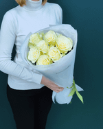 Роза белая Мондиаль,7 штук(00089)