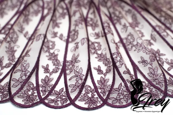 05-14 Вышивка на неэл. сетке 28 см, телесный/слива