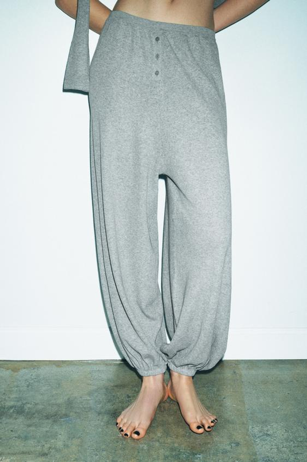 ZARA ТРИКОТАЖНЫЕ БРЮКИ-АЛАДДИН ИЗ СМЕСОВОГО ХЛОПКА, СЕРЫЙ