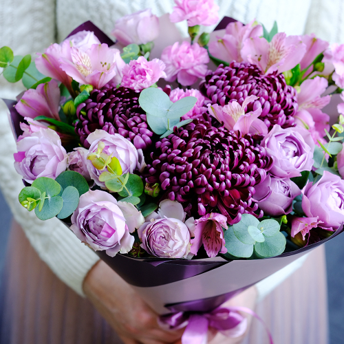 Купить Букет цветов с премиум хризантемой «Дежавю»