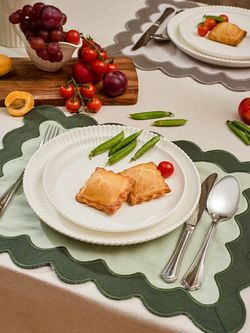 Салфетка под приборы с контрастным кантом зеленого цвета из коллекции Trendy Ruffles, 35х45 см