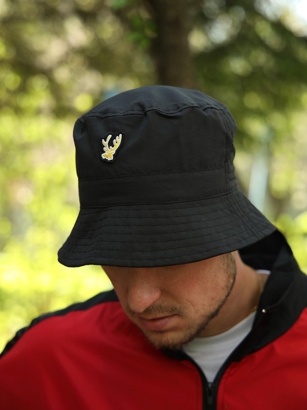 Панама с нашивкой «‎Желтый олень»