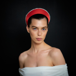 Кокошник красный с жемчужным декором