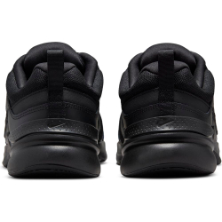 NIKE / Кроссовки