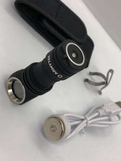Фонарь Armytek Wizard C1 Pro Magnet USB белый