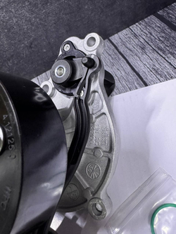 Помпа водяная BMW 11518638026