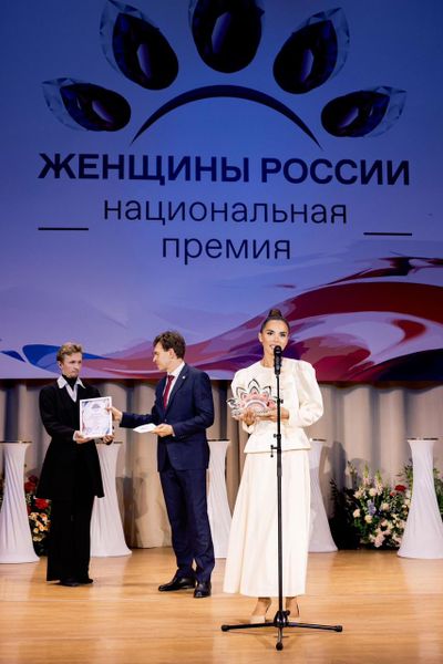 Гордость России: Юлия Энхель стала победителем премии «Женщины России - 2026»!