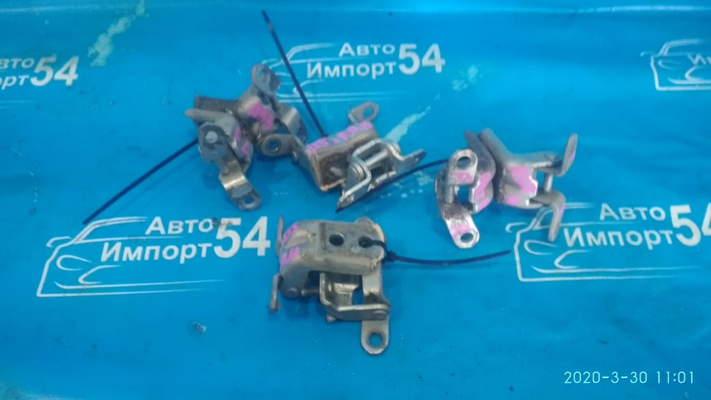 Петля двери задней правой NISSAN CEFIRO 2001