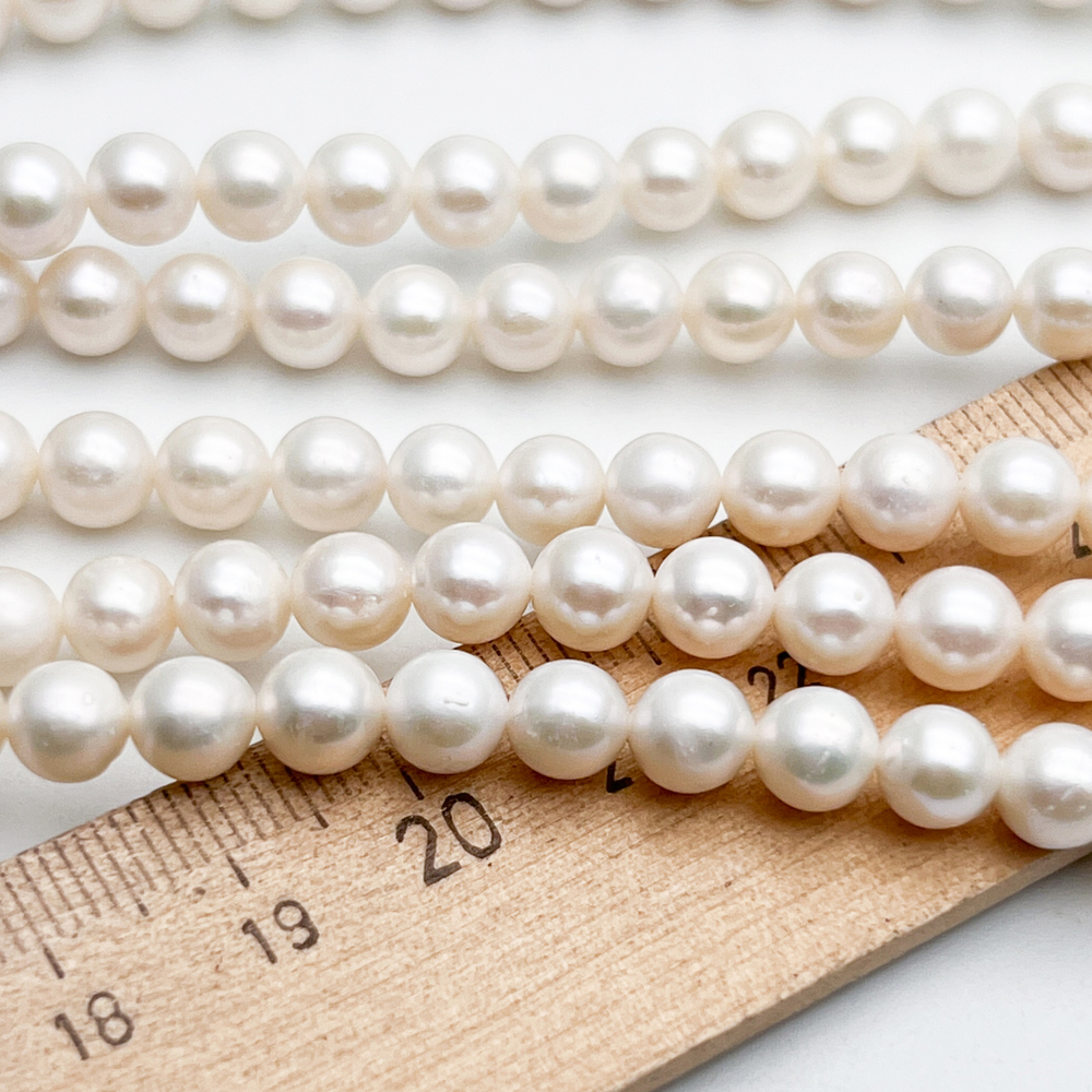 Жемчуг бусины, размер около 6-6,3 мм, цена за 15 шт (1/4 нити)