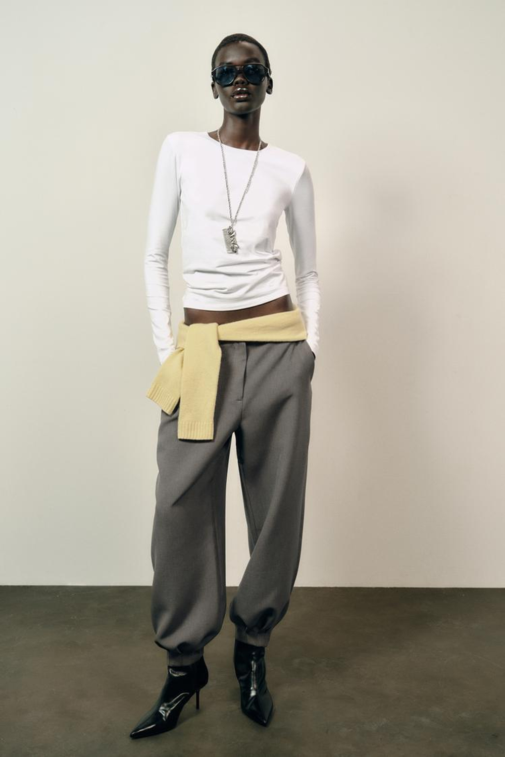 ZARA БАЗОВАЯ ХЛОПКОВАЯ ФУТБОЛКА, БЕЛЫЙ