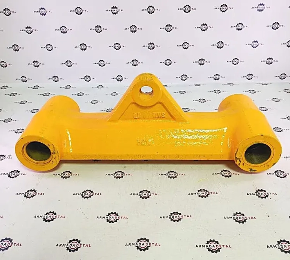 Тяга заднего ковша (толкатель с проушиной) | 126/00247, 126/00248 | Spare Parts