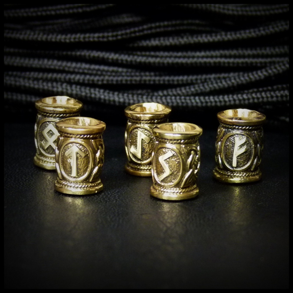 Бусина "Старший Футарк. Руна Одал " (малая) для темляков или браслетов