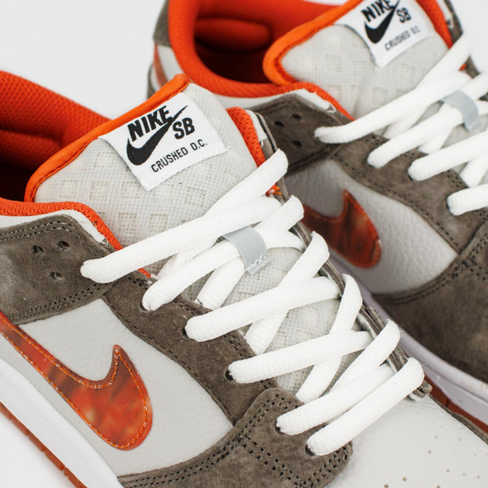 кроссовки Nike SB Dunk Low x Crushed DC Skate Shop